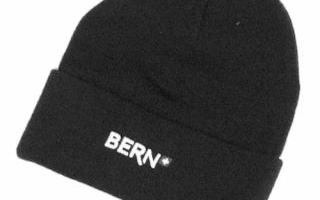 Schwarze Wintermütze mit Bern-Logo